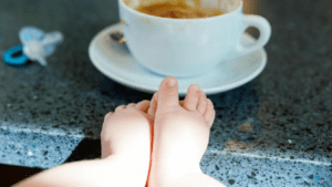 menghindari konsumsi kopi pada balita